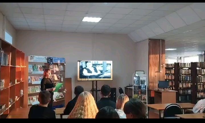 В районной библиотеке.